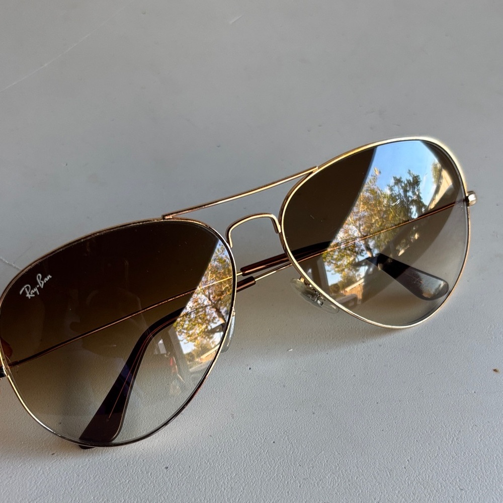 Ray-Ban Gold Frame Aviator Sunglasses